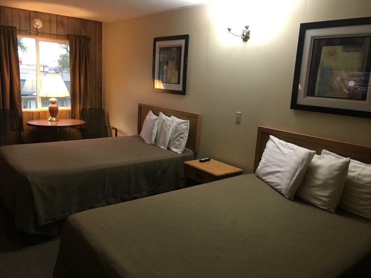The Ol' Wyoming Motel Ривъртън Екстериор снимка